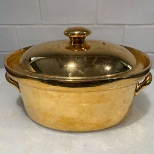 Elegant Gold Hall Casserole Dish with Lid